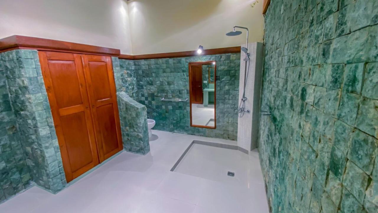 Five-Bedroom Villa